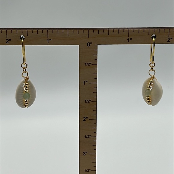 2360- Handmade Shell Dangle Earrings NWT - Picture 5 of 6